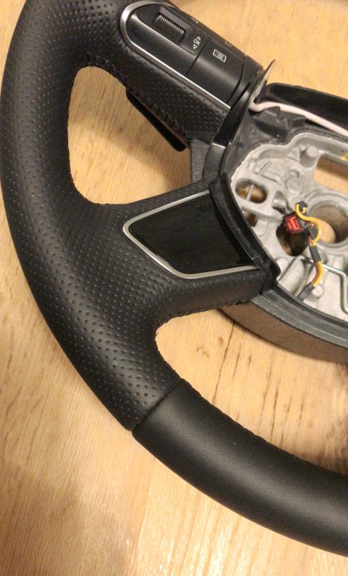 Lenkradpolsterung auf Kundenwunsch
