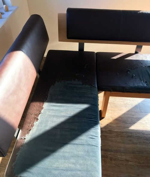 Ersetzen der alten kunst leider Polsterung in guter Stoffqualität in der Ecke