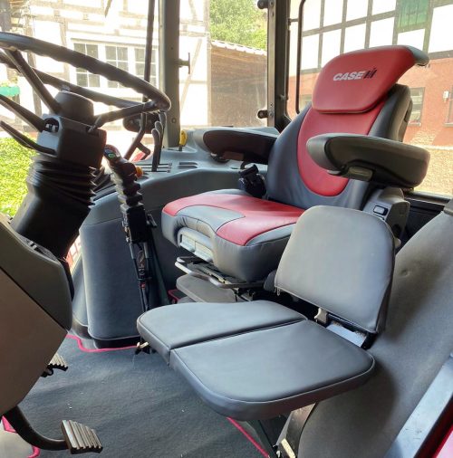 Reparatur und Austausch der Lederpolster für den Sitz mit der Passagiersitzfläche