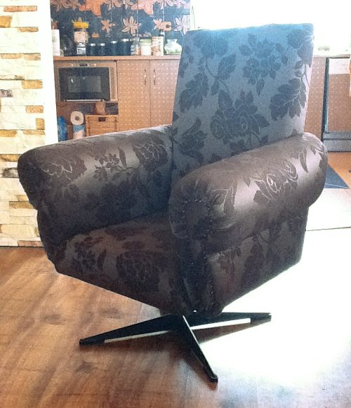 Austausch der Stoffpolster für den Sessel